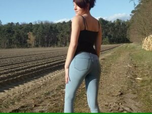 MiaSonne Porno Video: Pitsch Patsch - da war die Hose nass